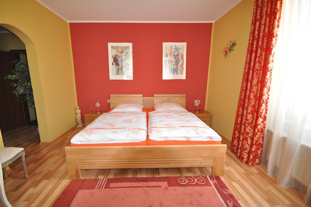 Hotel Restaurant "Athen" Münstermaifeld エクステリア 写真