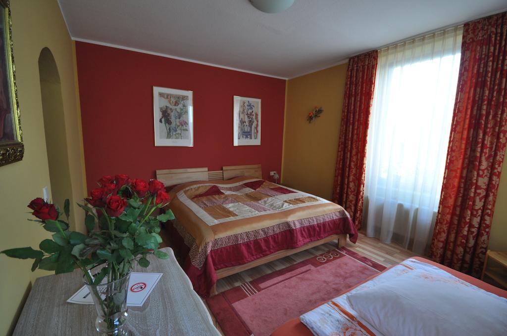 Hotel Restaurant "Athen" Münstermaifeld エクステリア 写真