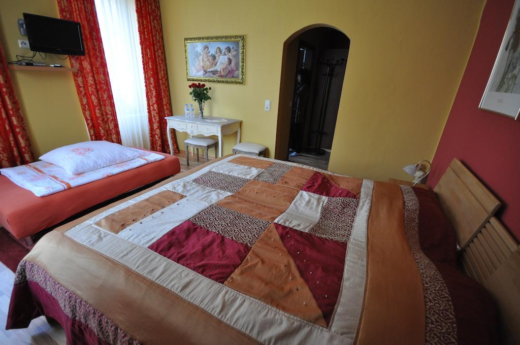 Hotel Restaurant "Athen" Münstermaifeld エクステリア 写真