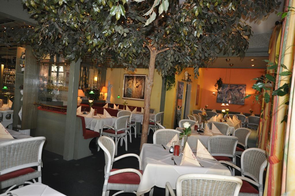 Hotel Restaurant "Athen" Münstermaifeld エクステリア 写真